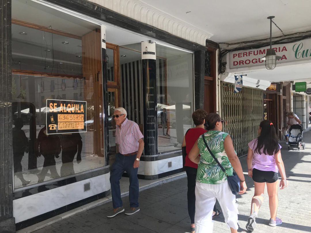 La Plaza Mayor cuenta con varios locales vacíos que podrían albergar iniciativas comerciales