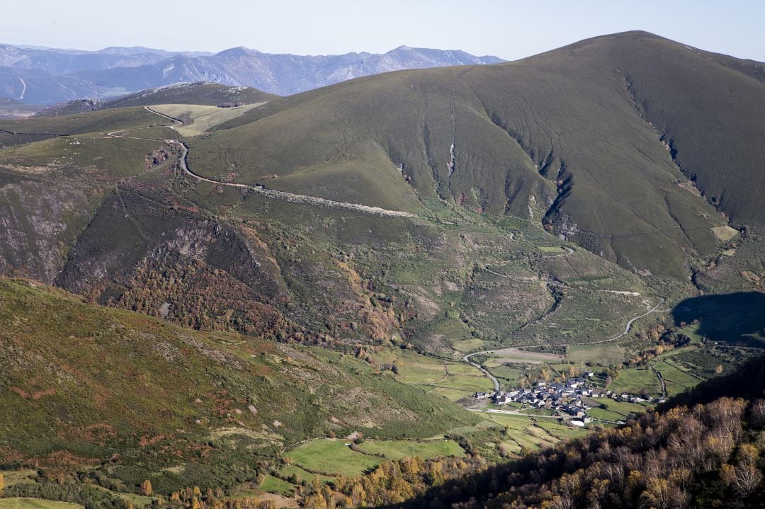 Vista panorámica de la localidad de Balouta en el muncipio de Candín