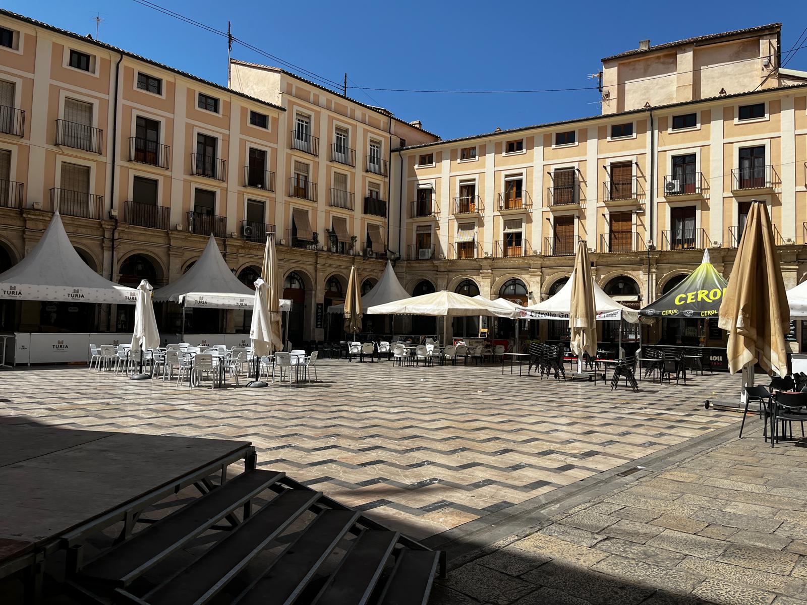 Imagen de la plaça de Dins de Alcoy este viernes