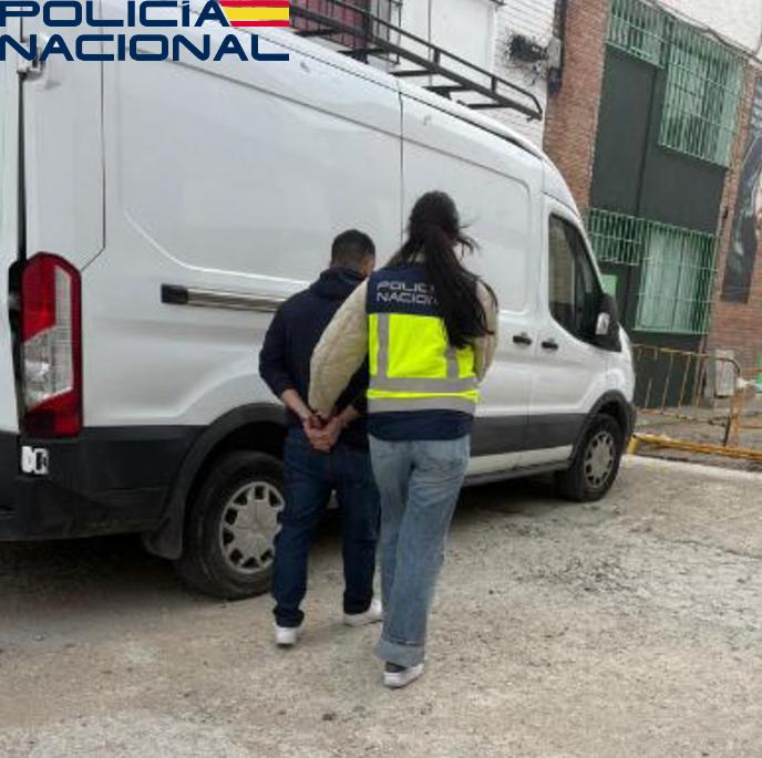Imagen de la operación policial con detenidos en las provincias de Málaga, Córdoba y Jaén.