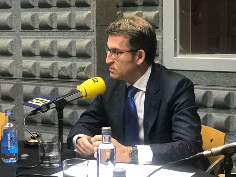 El presidente de la Xunta en los estudios de Radio Vigo