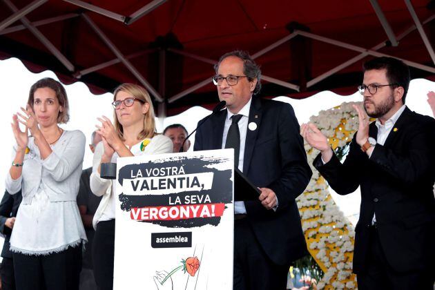 El presidente de la Generalitat, Quim Torra, durante su intervención en la concentración independentista convocada por la ANC y Òmnium frente a la cárcel de Lledoners para homenajear al exconseller Quim Forn