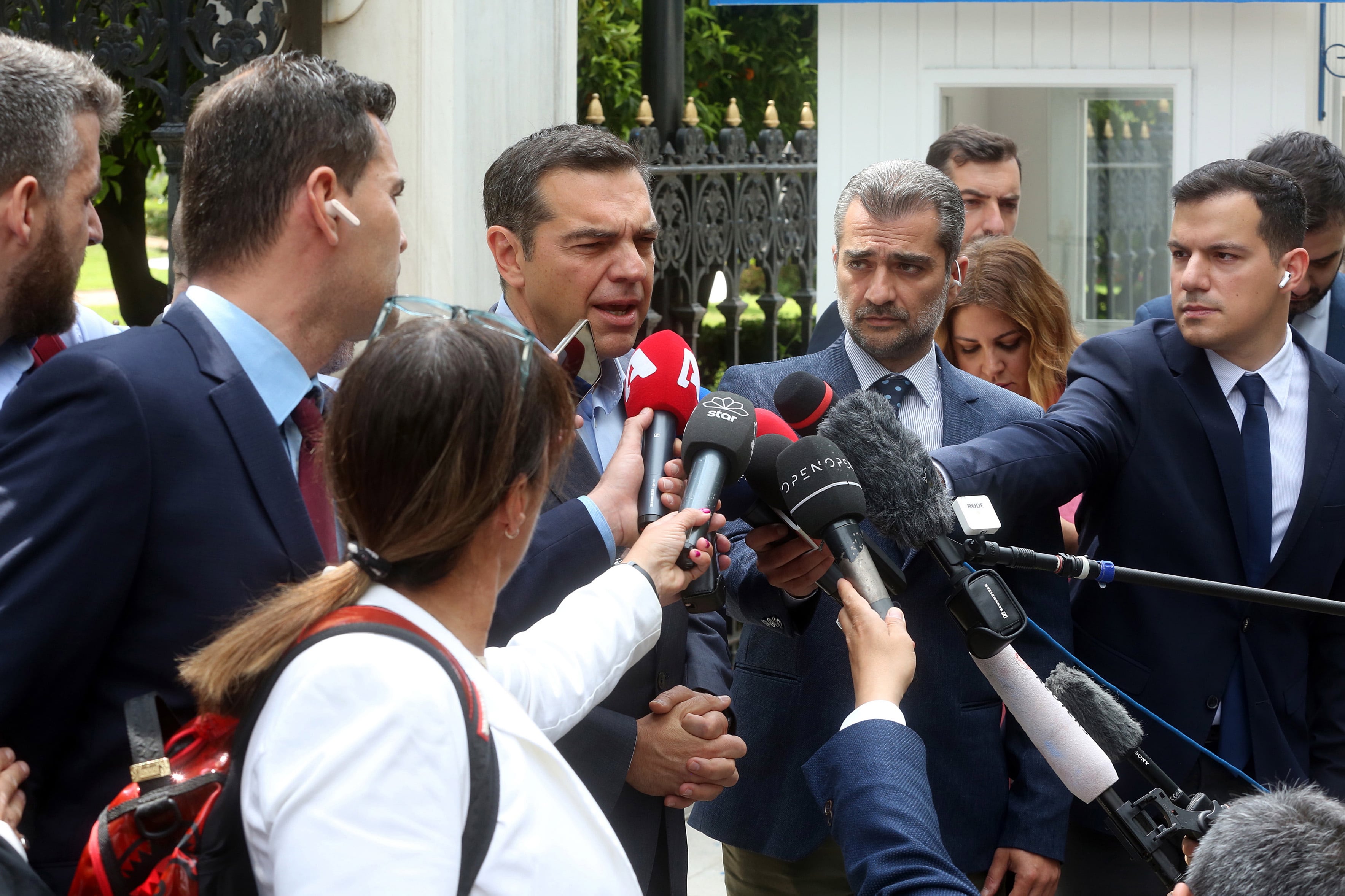 El presidente de Syriza a la salida de sus consultas con la presidenta de Grecia, Katerina Sakellaropoulou