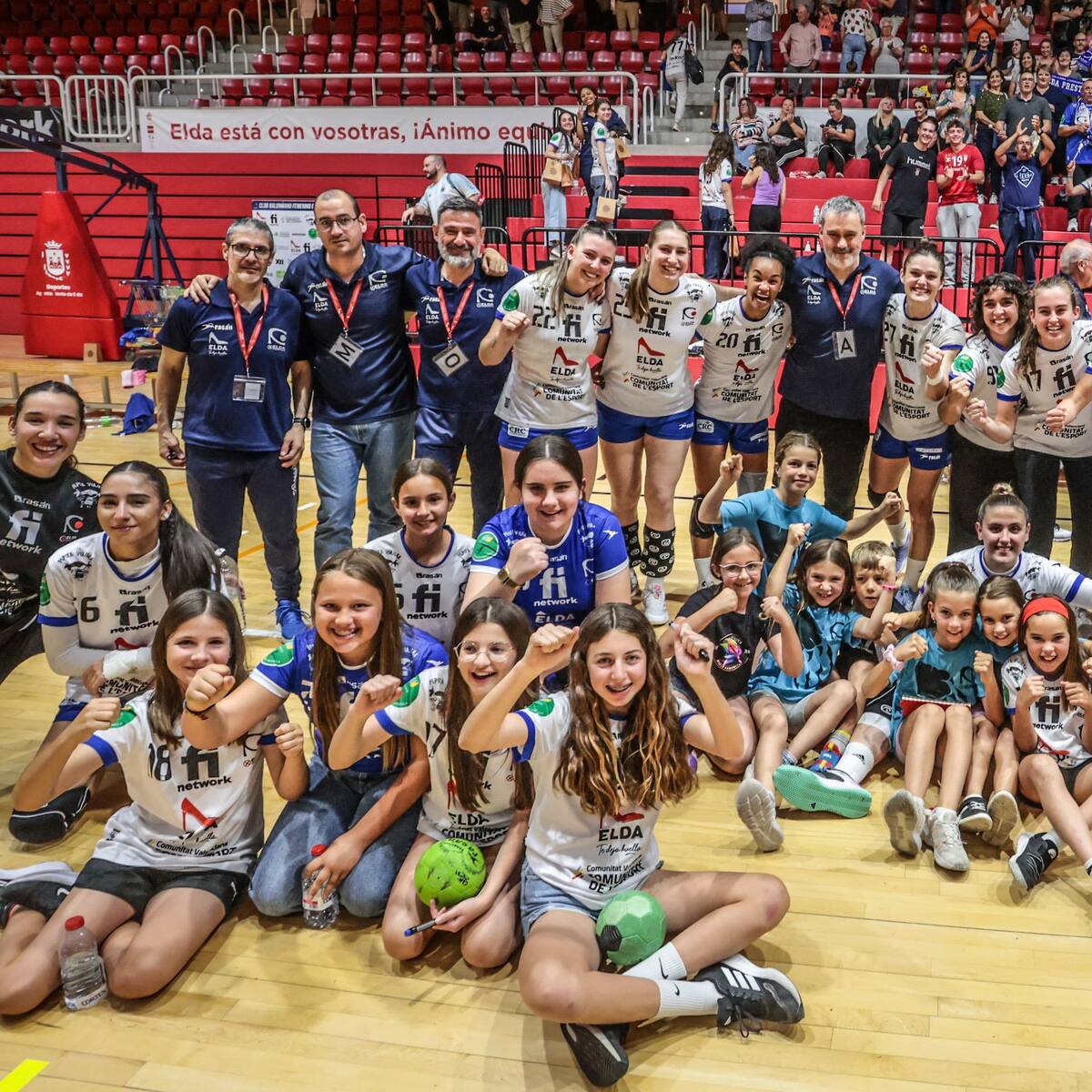El Elda Prestigio gana al Motivemarket.com Gijón y sella la permanencia en la Liga Guerreras Iberdrola (26-24)