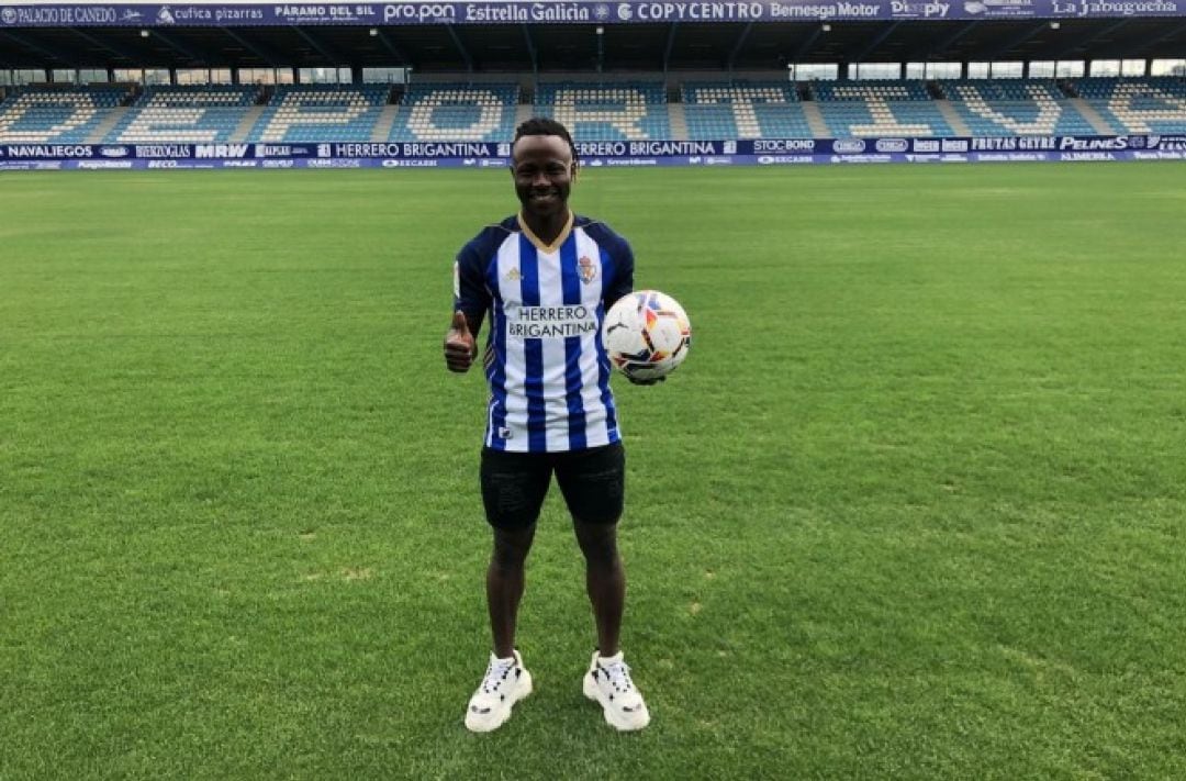 Moussa Sidibé, nuevo jugador de la ponferradina.