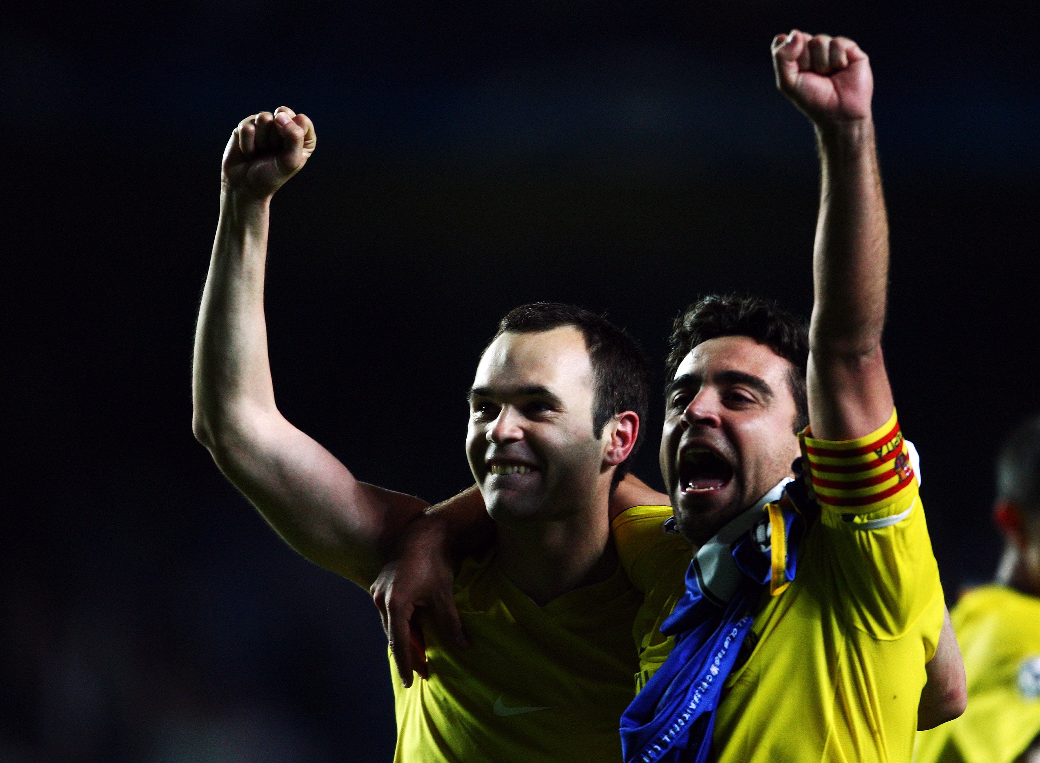 Imagen de archivo de Andrés Iniesta y Xavi Hernández celebrando un triunfo del FC Barcelona