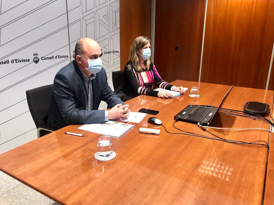 Vicent Marí y Patricia Gómez