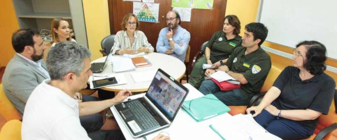 Reunión de Esther Fontán con vecinos de San Pedro de Visma