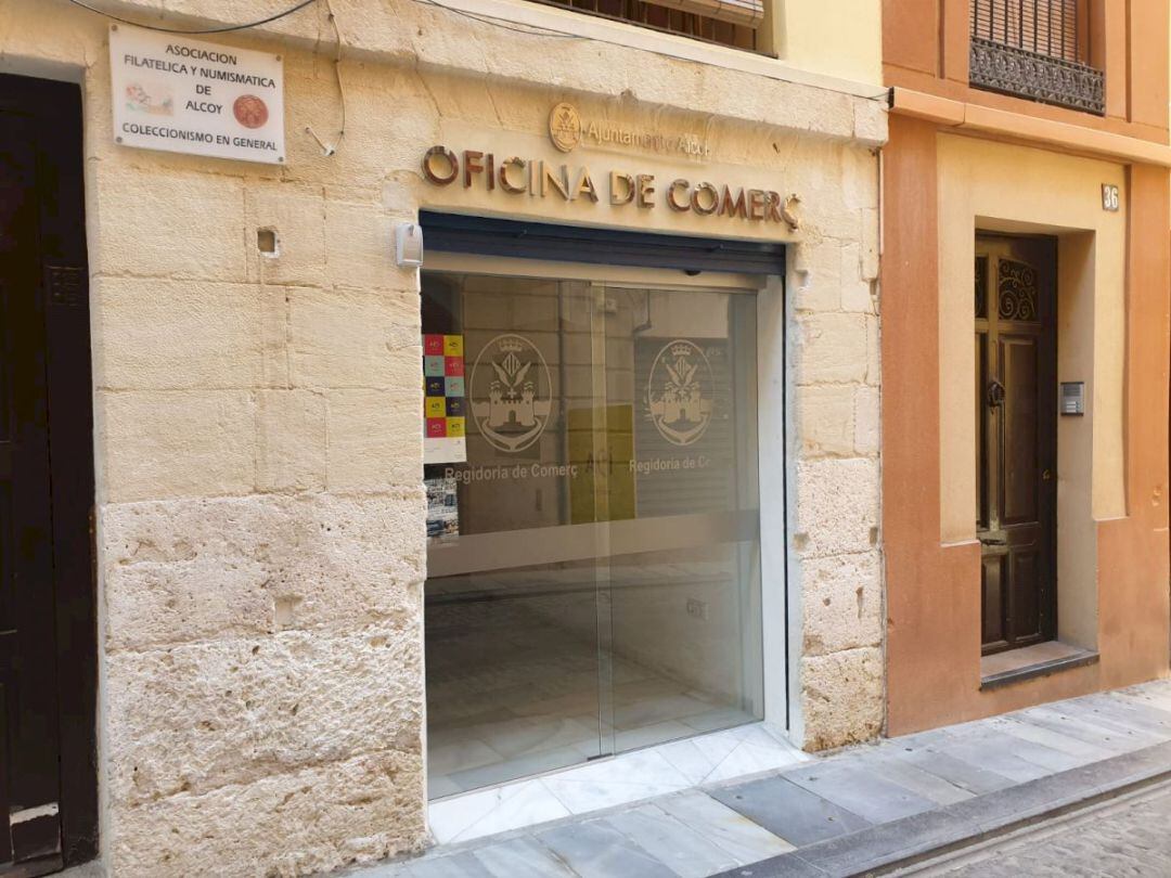Fachada de la Oficina de Comercio del Ayuntamiento de Alcoy