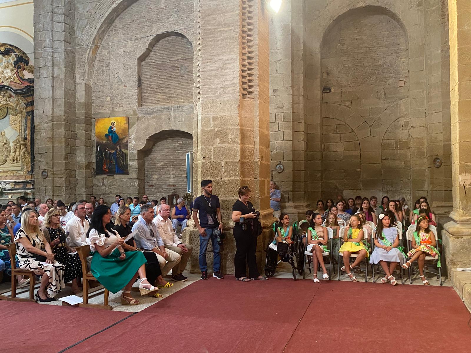 Momento de la misa, con las mairalesas, en la ermita de Loreto, en homenaje a la cuna de San Lorenzo