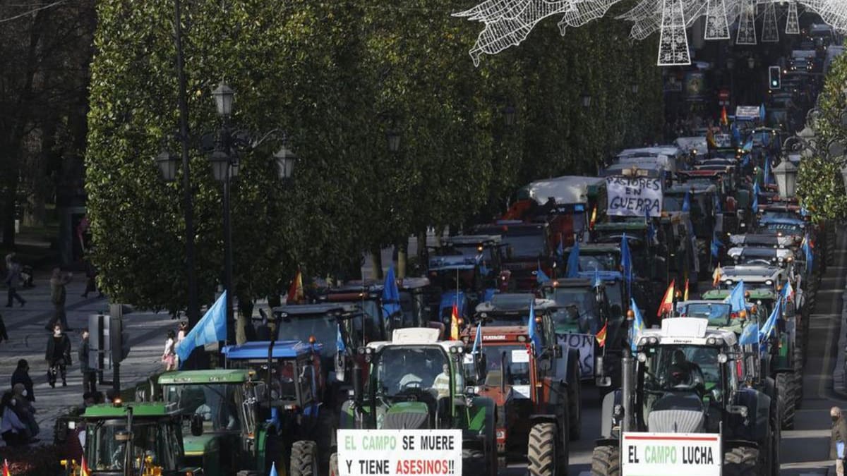 Marcelino Marcos y Jorge Muñiz abordan la transformación del mundo rural asturiano