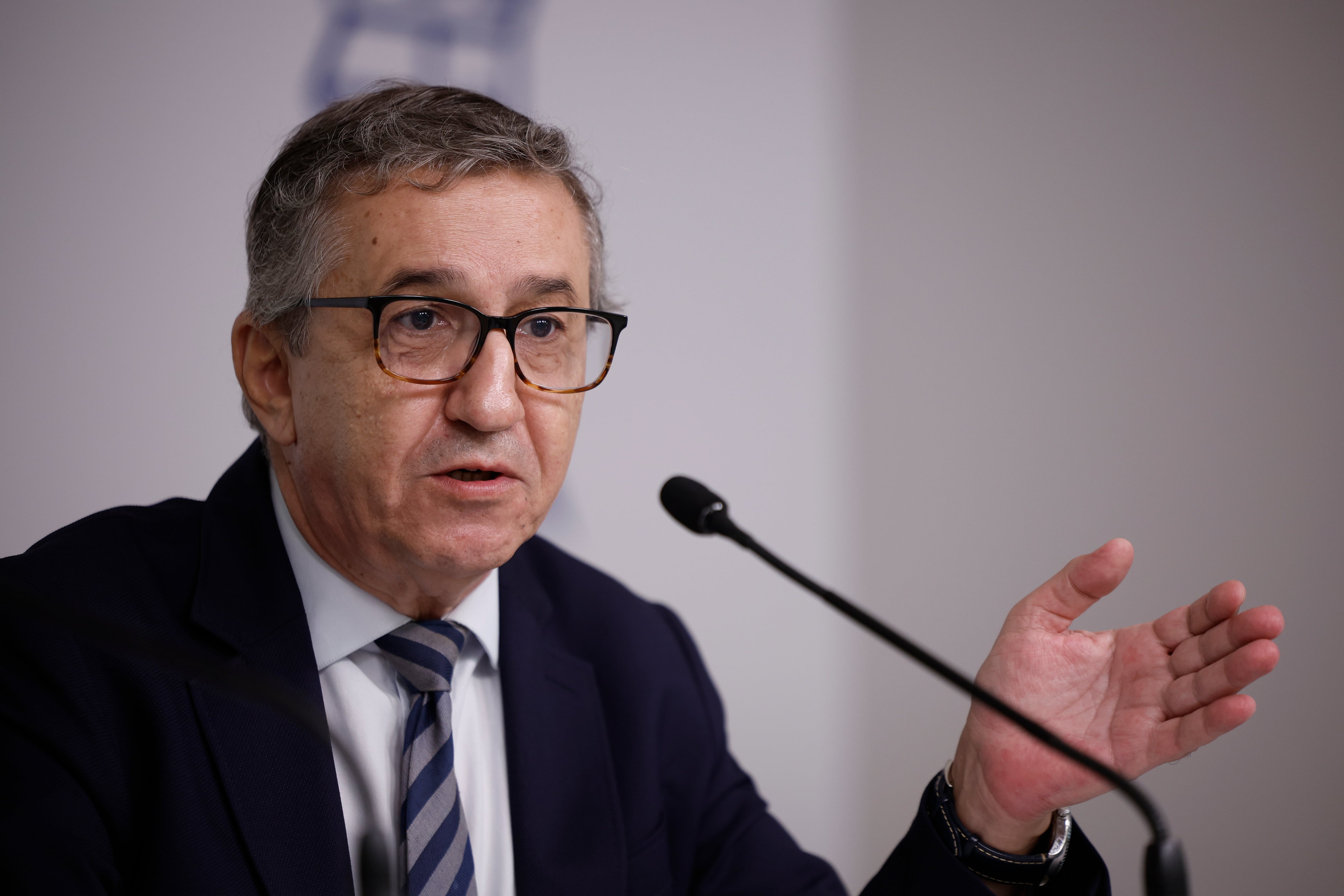 GRAFCVA9484. VALENCIA, 30/09/2025.- El conseller de Educación, José Antonio Rovira, durante la rueda de prensa ofrecida para informar de los asuntos tratados en la reunión del pleno del Consell. EFE/Biel Aliño
