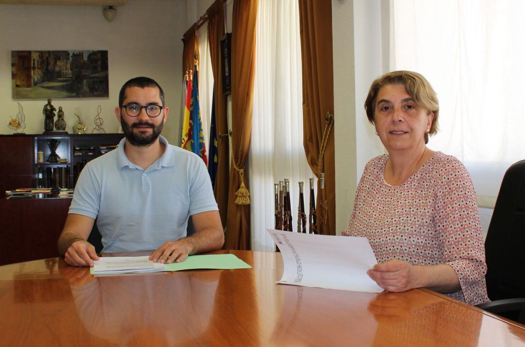 El alcalde, Samuel Falomir, y la concejala del área, Ana Huguet