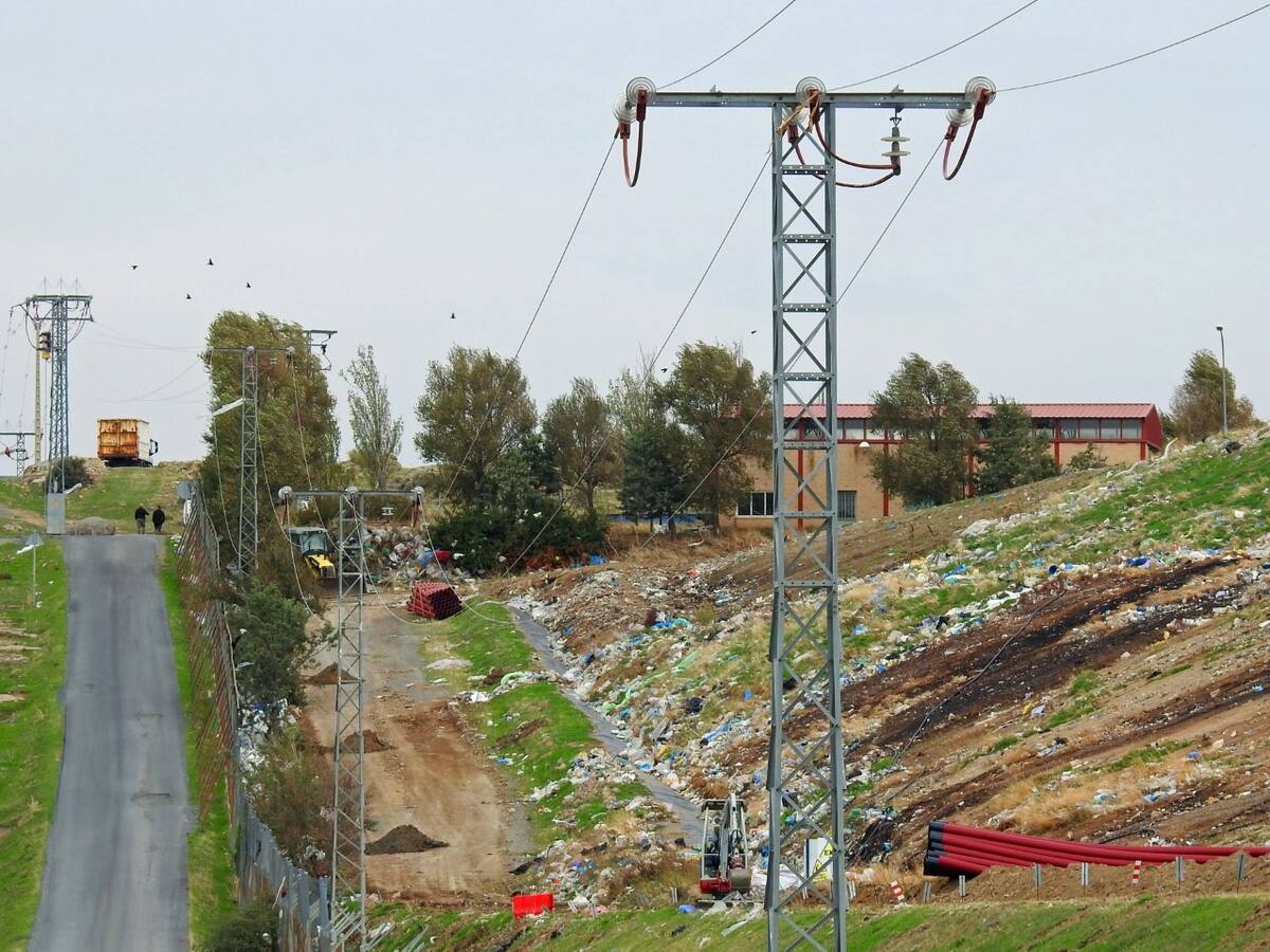 Comienza el soterramiento de la línea eléctrica del CTR Ávila Norte