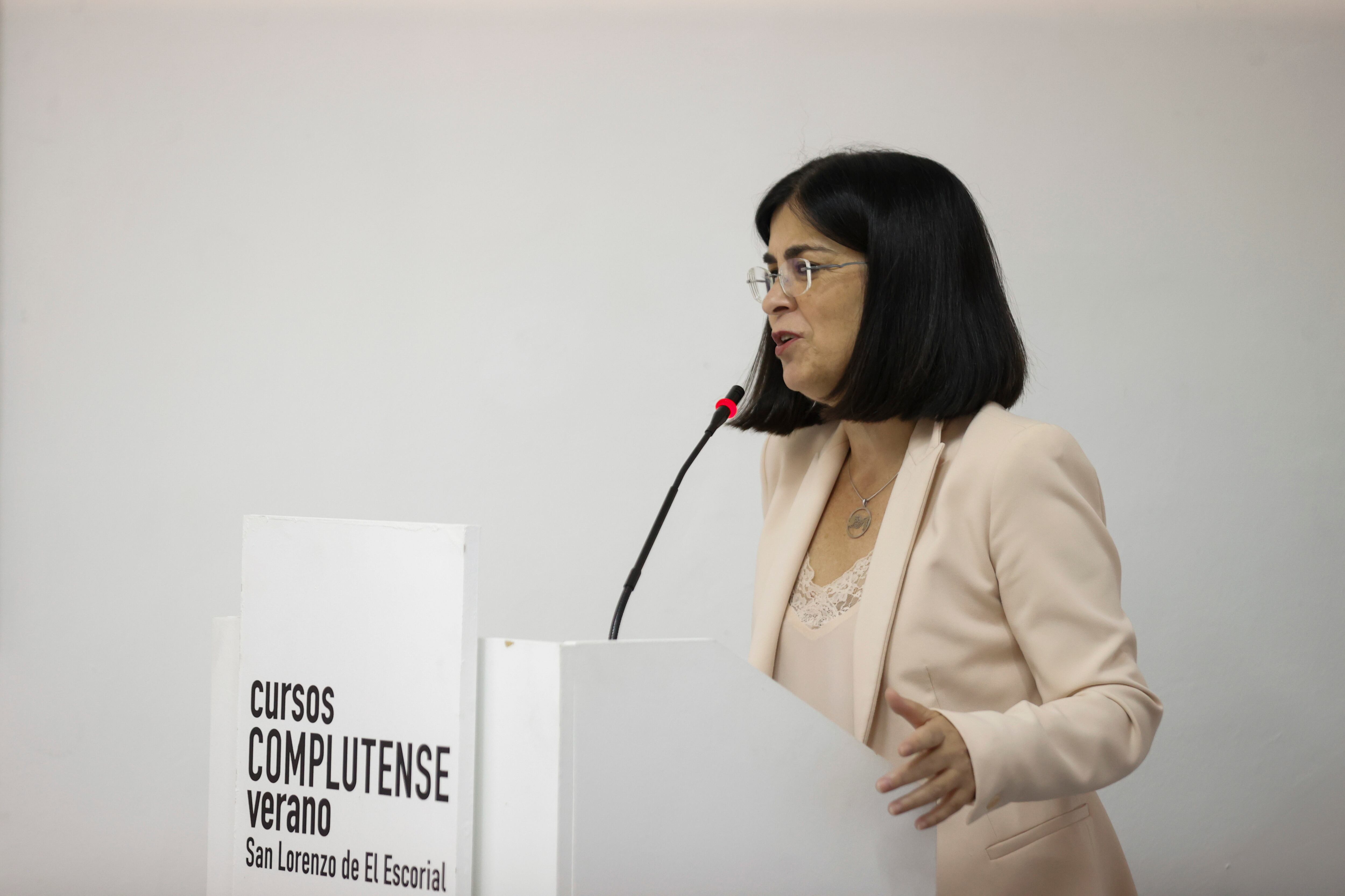 La ministra de Sanidad, Carolina Darias, durante la ponencia inaugural del curso de verano de la Universidad Complutense de Madrid.