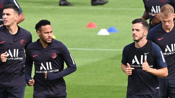 Sarabia: "¿Madridista o culé? Neymar jugó en el Barça, tiraría por ahí"