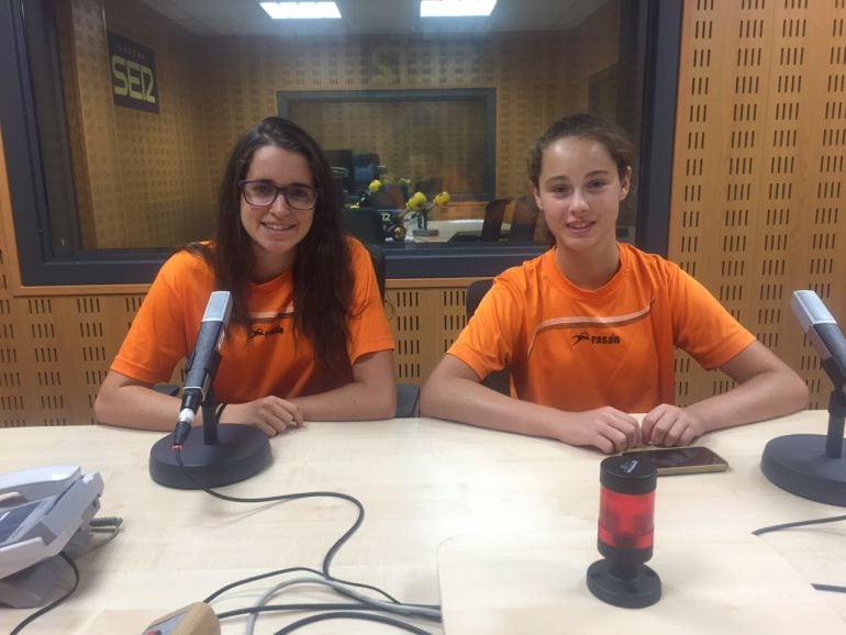 Mónica Hernández y María Rodriguez, jugadoras de la selección española sub 22 de frontenis