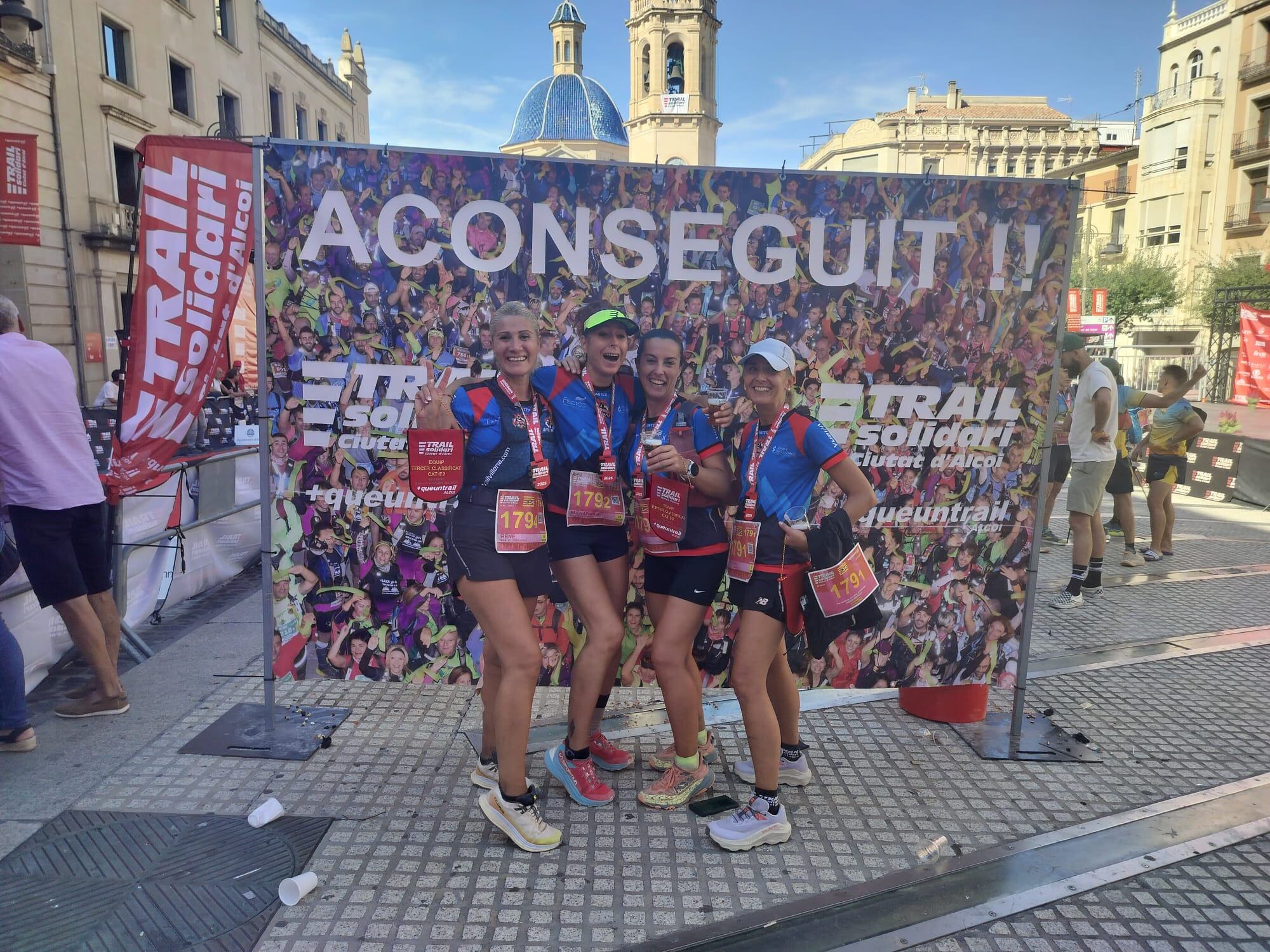El equipo femenino del Trail Villena