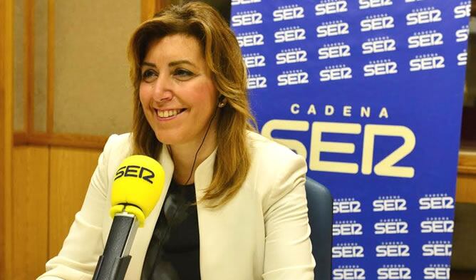 La presidenta de la Junta de Andalucía, Susana Díaz, en los estudios de Radio Sevilla.