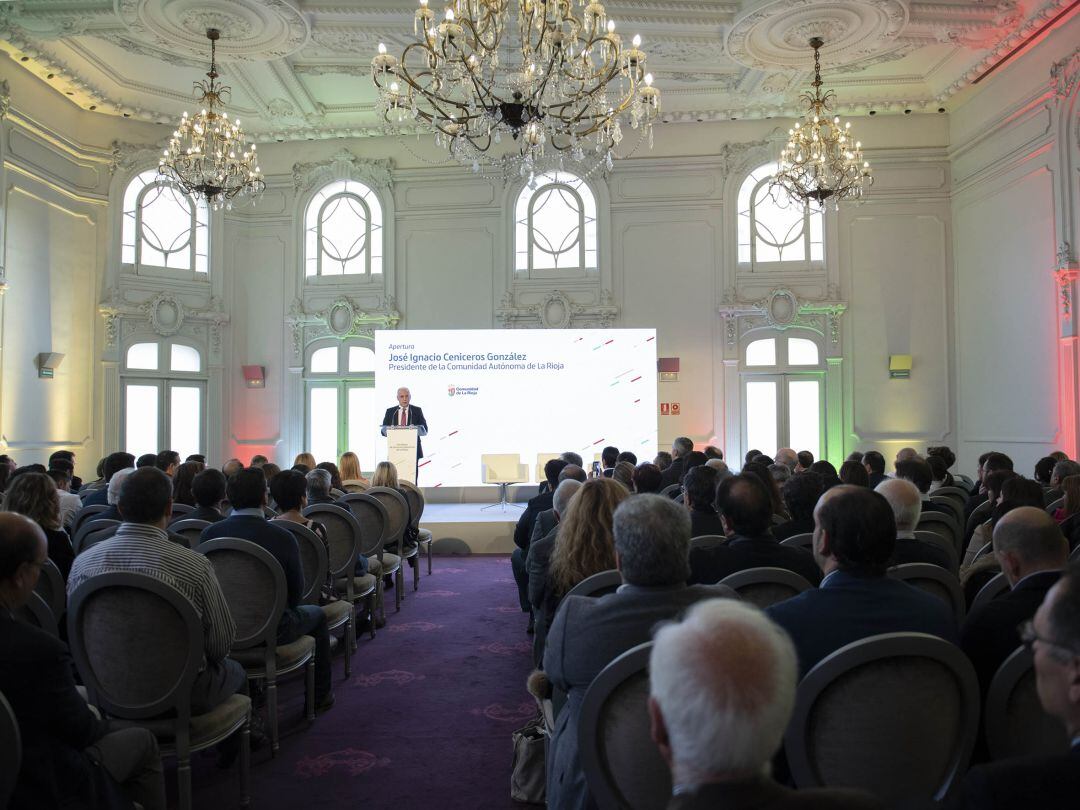 Ceniceros durante la presentación de la estrategia de internacionalización