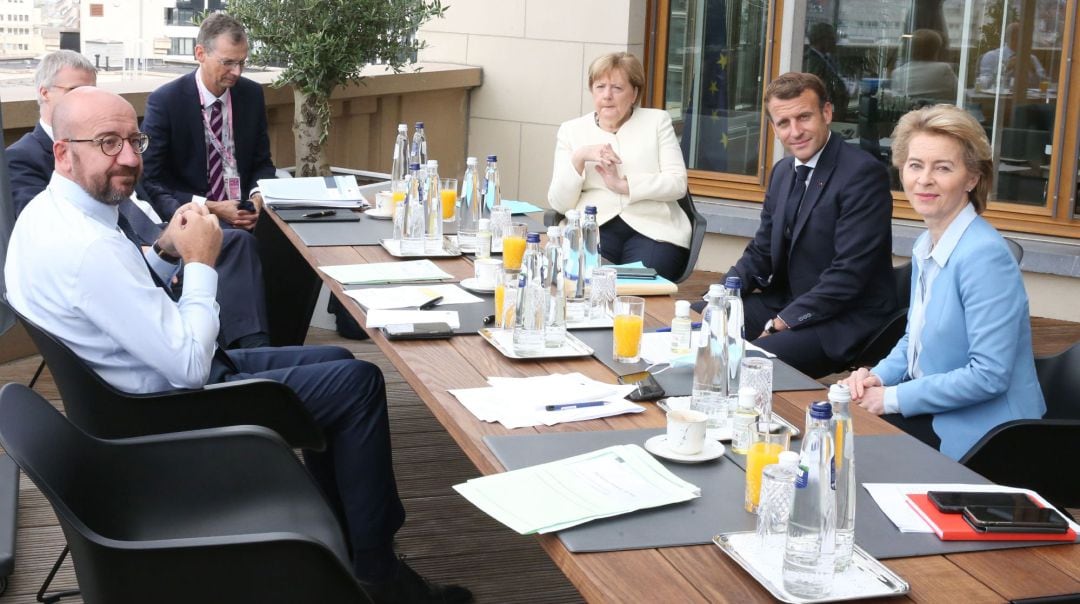 Macron y Merkel, comparten una reunión con Charles Michel y Ursula von der Leyen