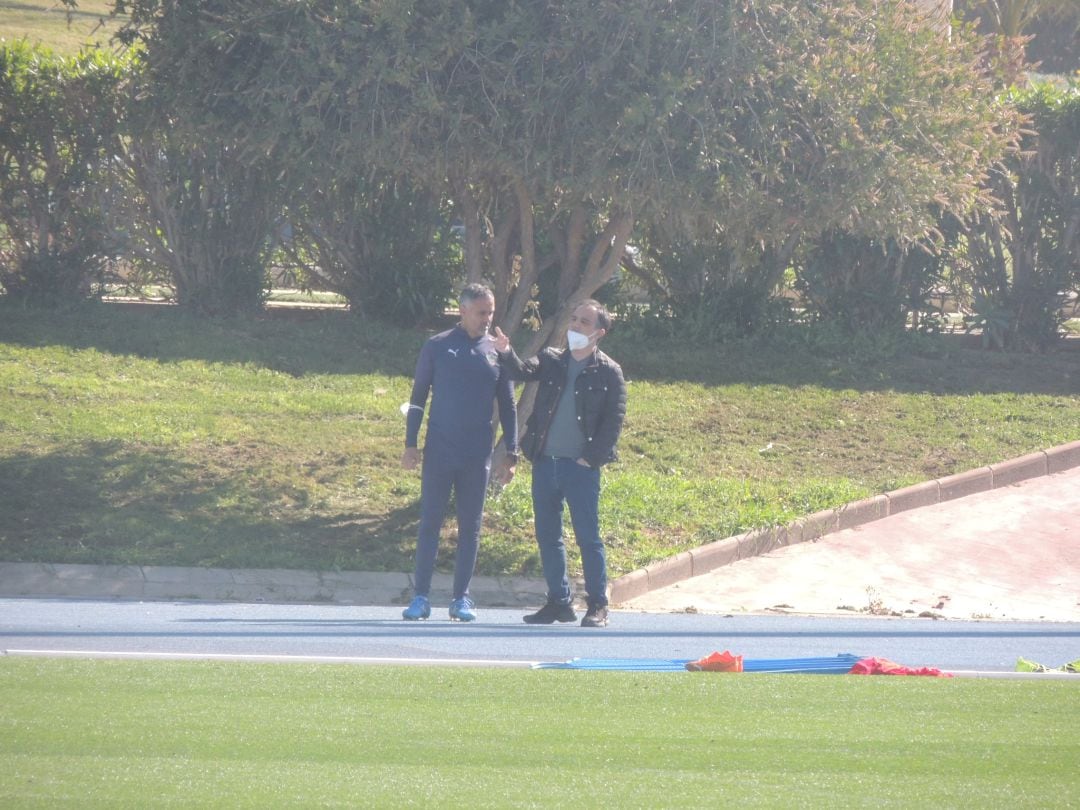 El míster y el hombre que diseñó la plantilla, juntos en el entrenamiento.