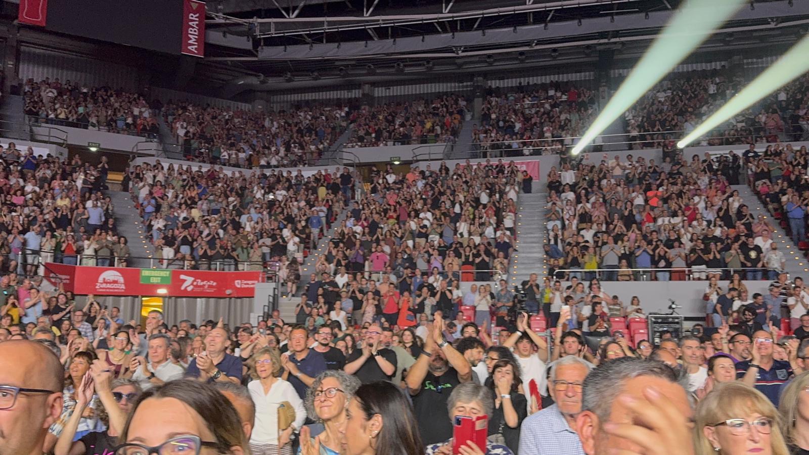 Más de siete mil personas cantaban los himnos de Sabina en el Príncipe Felipe.