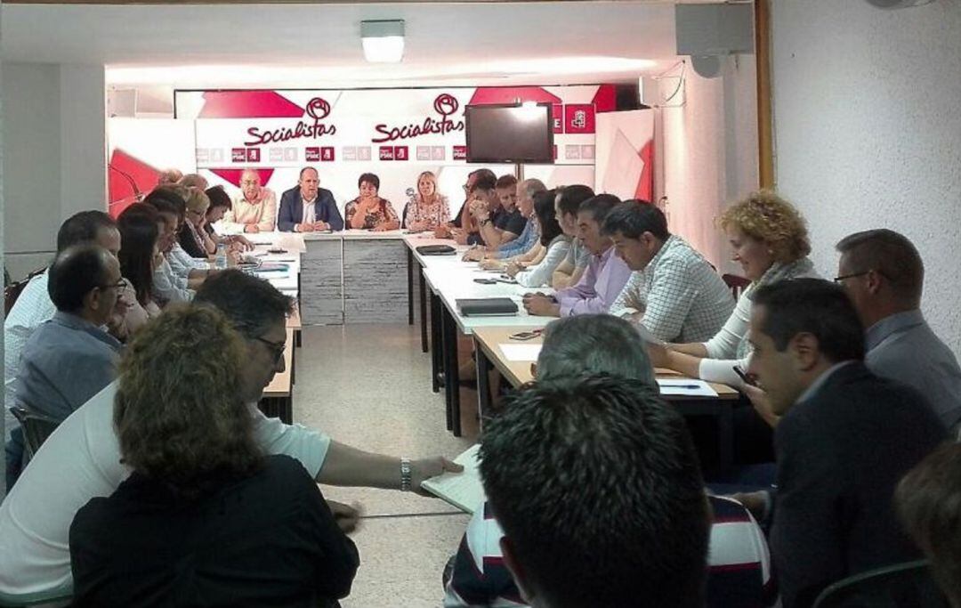 Imagen de una de las reuniones de la ejacutiva provincial del partido socialista