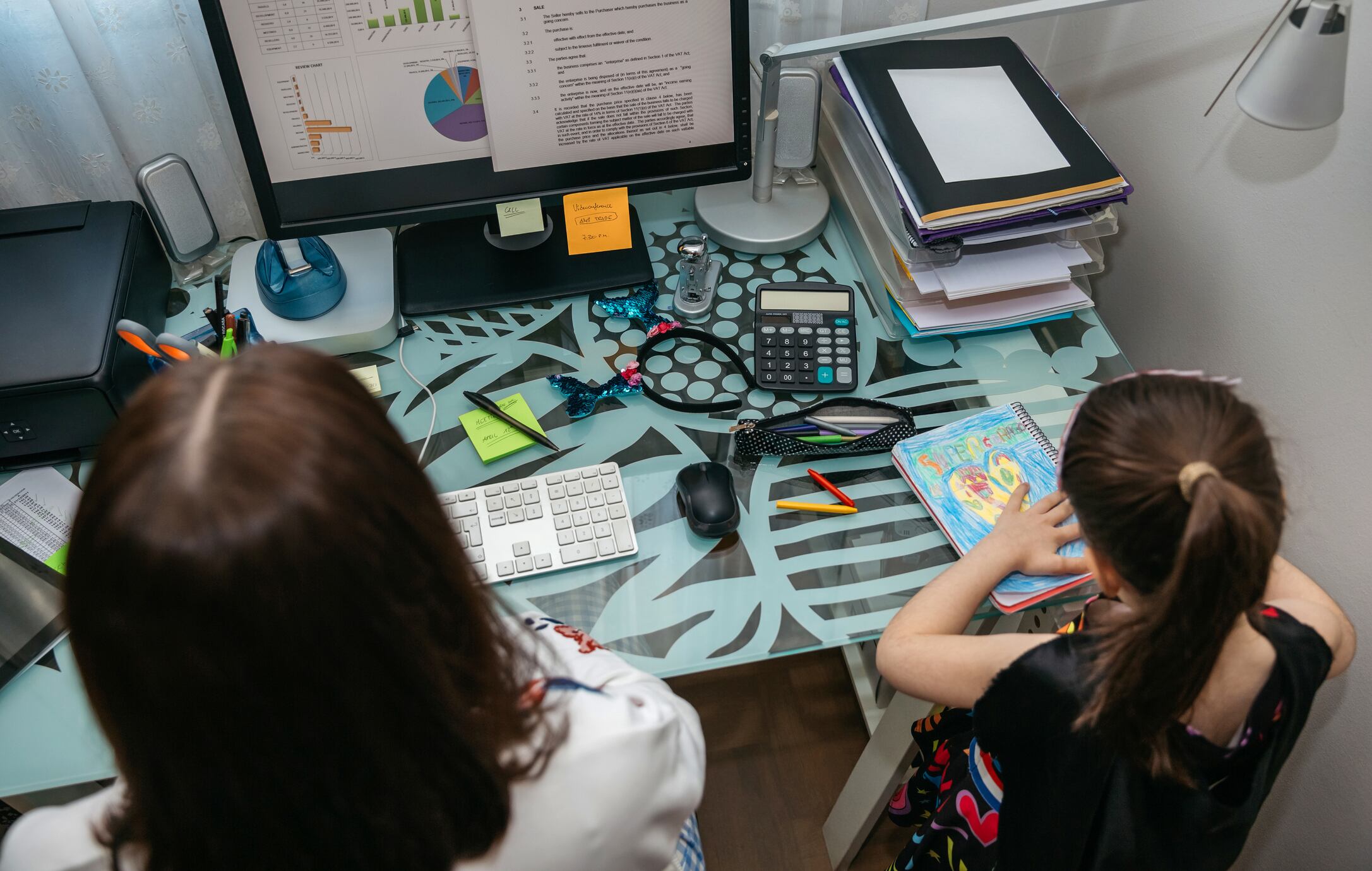 Conciliación laboral y familiar más complicado para las mujeres