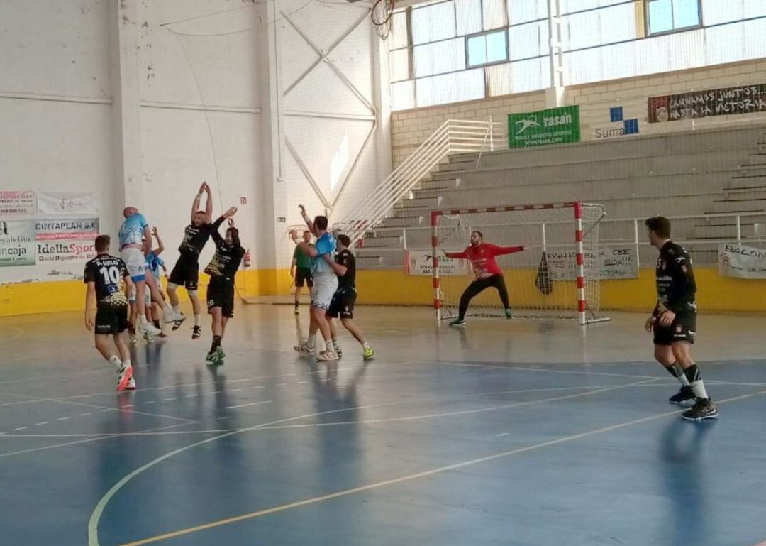 Al Elda - C.E.E. le costó mucho defender el ataque del Horneo Sporting Alicante