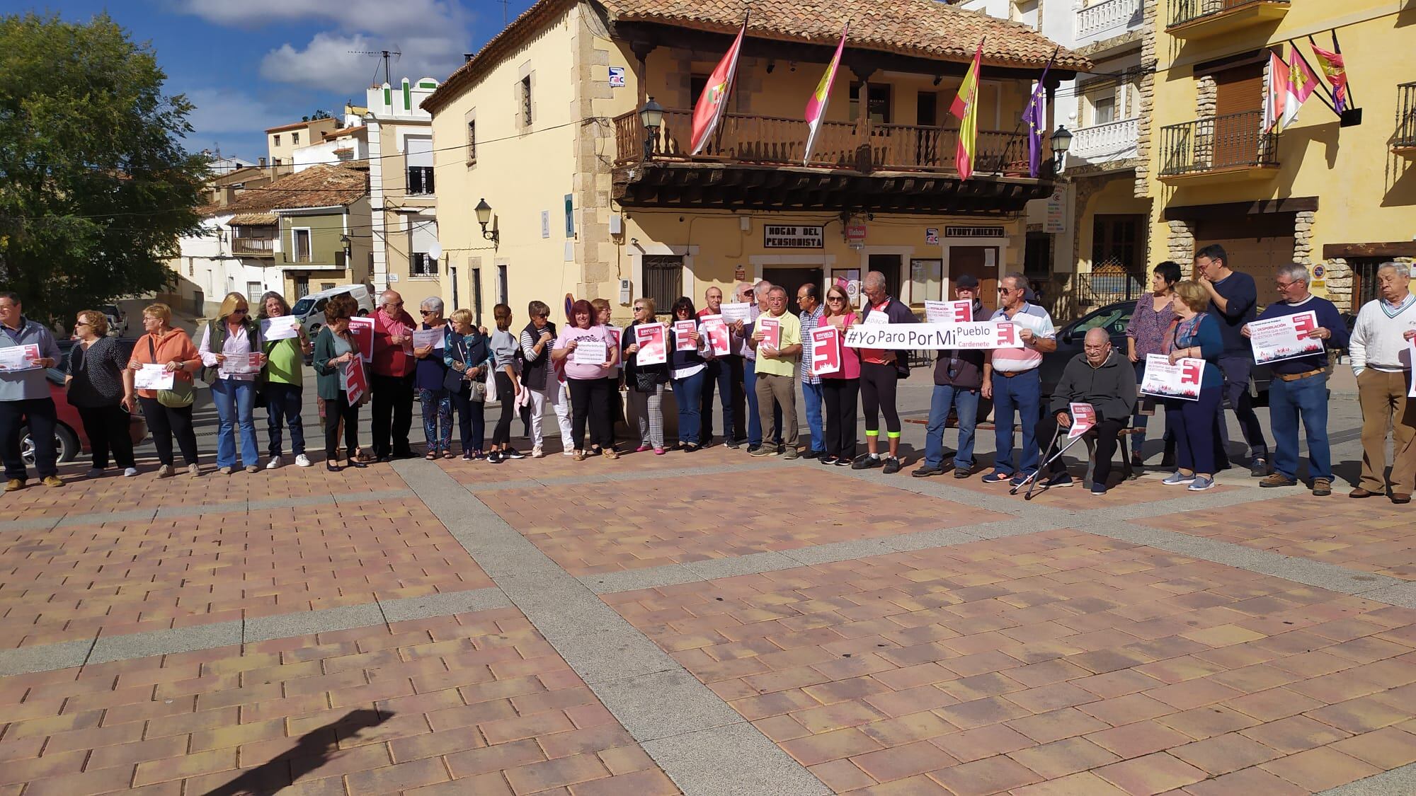 Vecinos de Cardenete en la jornada &#039;Yo paro por mi pueblo&#039;