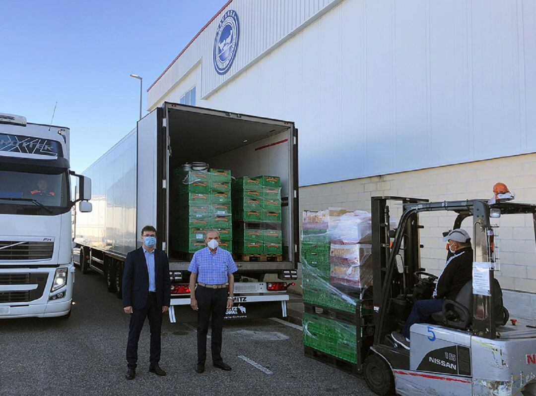 Imagen de la entrega de alimentos en el Banco de Alimentos de Navarra.