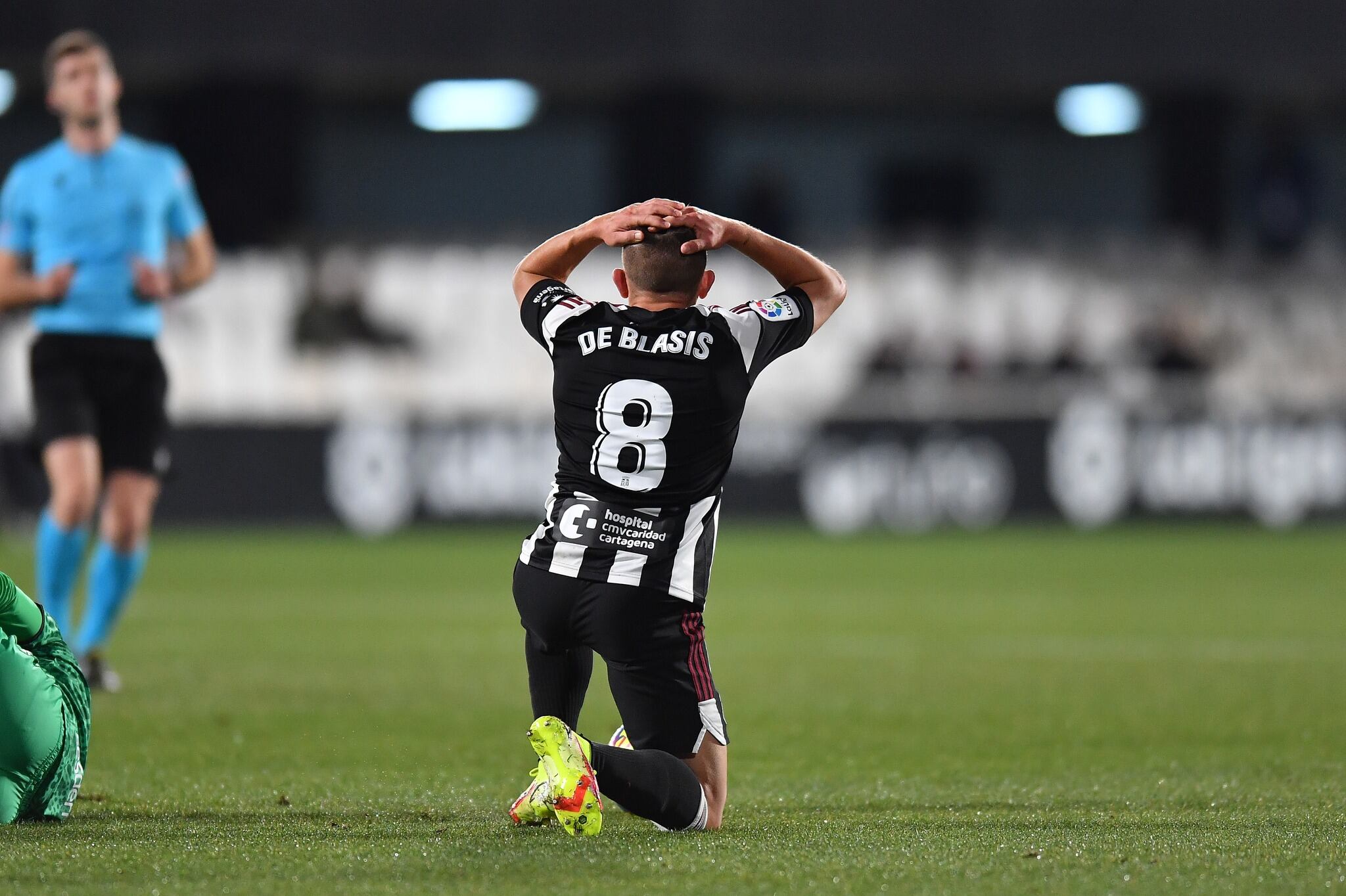 De Blasis se lamenta durante el partido del domingo