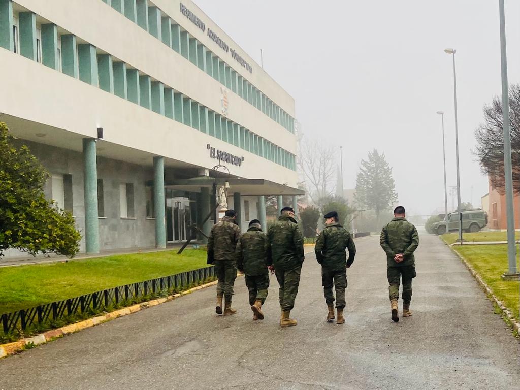 Militares de la Brigada Guzmán el Bueno X, en la base de Cerro Muriano