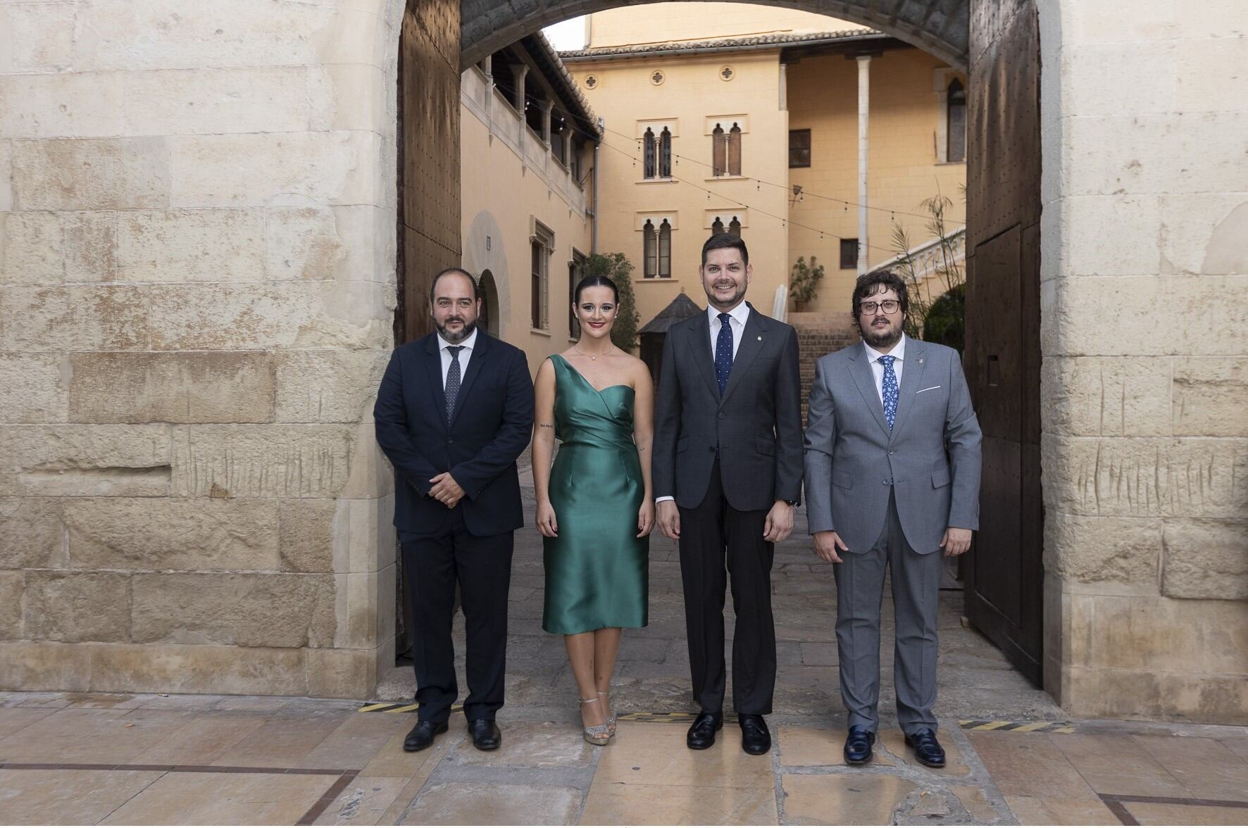 Marta Lozano, junto a Telmo Gadea, presidente de la FdF, el alcalde de Gandia, José Manuel Prieto, y Adrià Vila, concejal delegado de las fallas.