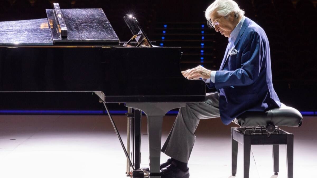 Manuel Alejandro: "La primera actuación junto a Raphael fue en un prostíbulo"