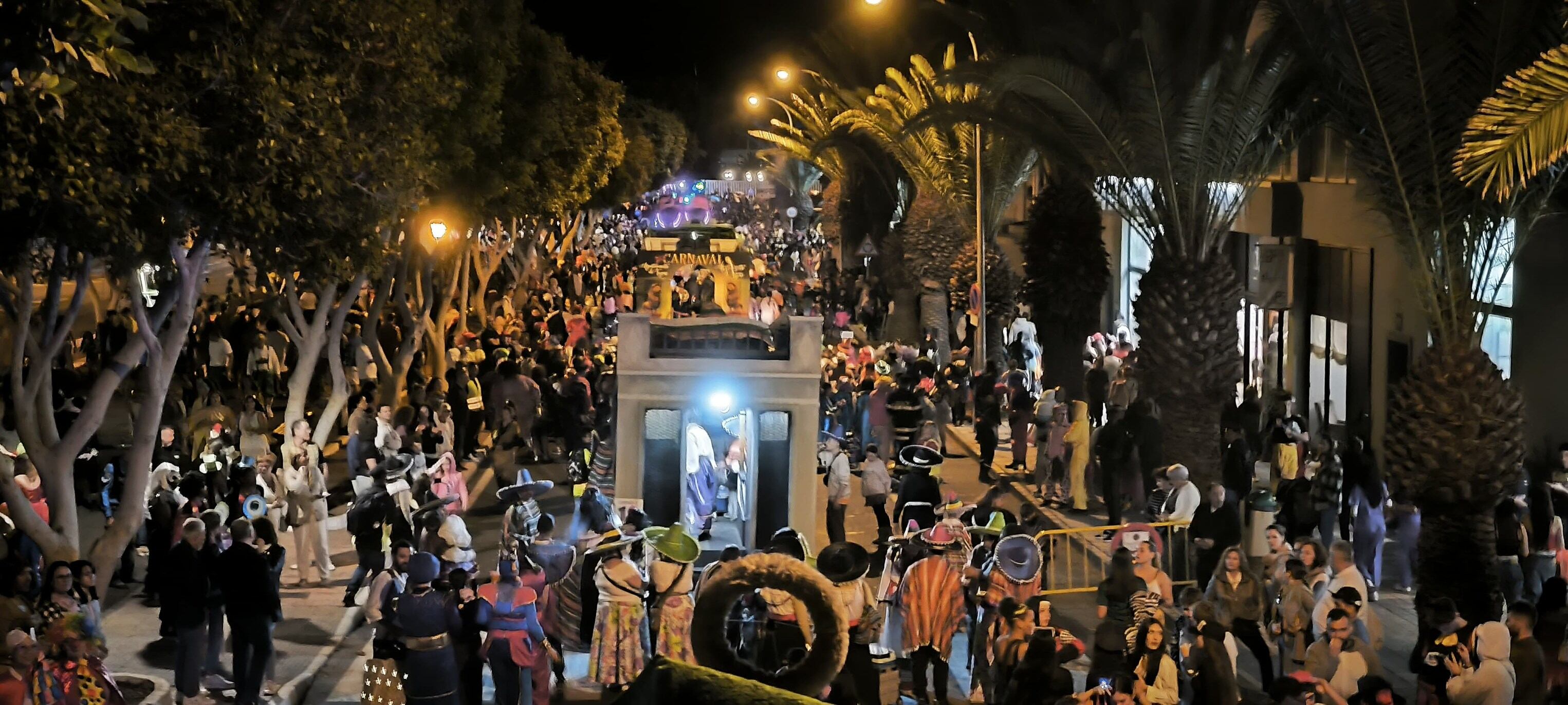 Desfile de Carnaval en Arrecife, capital de Lanzarote.