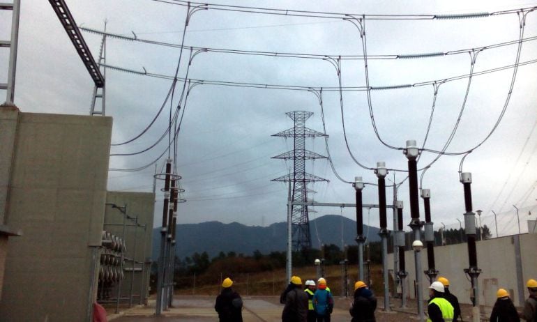 Aquest és el punt on els cables de la MAT entren a la transofrmadora d'Endesa, on es baixa la potència a 132 kv