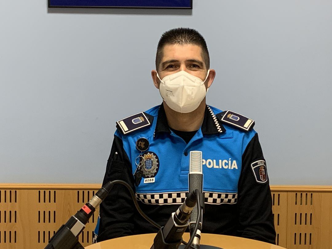 El Inspector Jefe de la Policía, Gustavo Álamo, repasa las normativas establecidas por la Junta