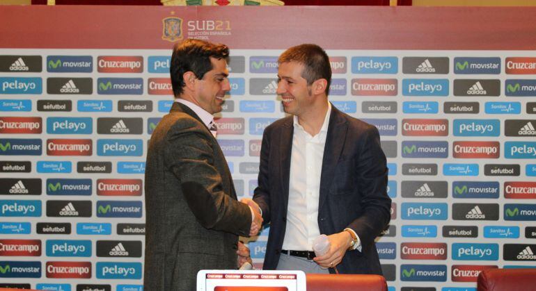 El seleccionador Sub-21 Albert Celades y el alcalde de Albacete, Javier Cuenca