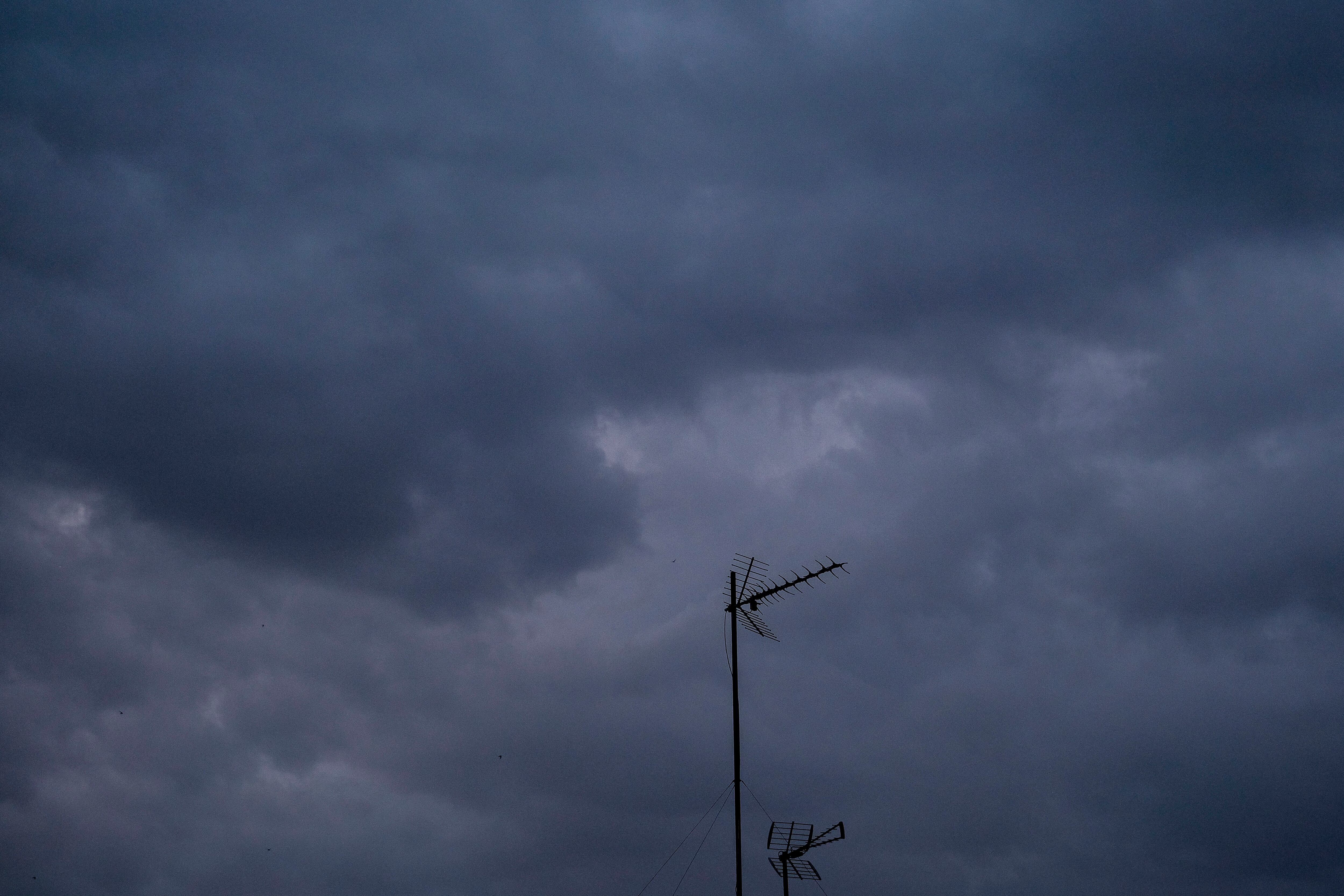 Imagen de Archivo sobre cielos cubiertos