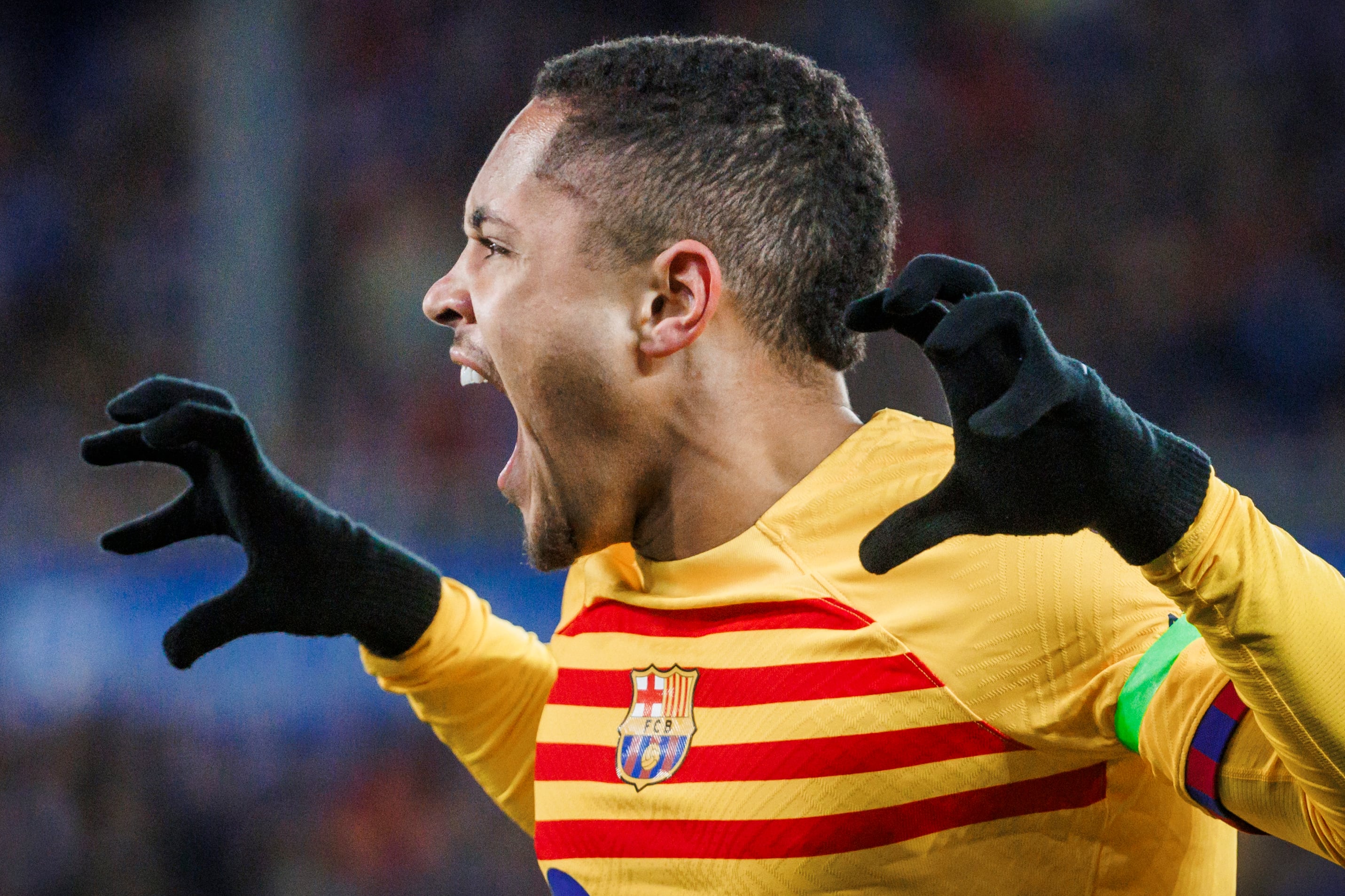 Vitor Roque celebra su gol con el FC Barcelona en Liga ante el Deportivo Alavés. (Photo by DAX Images/NurPhoto via Getty Images)