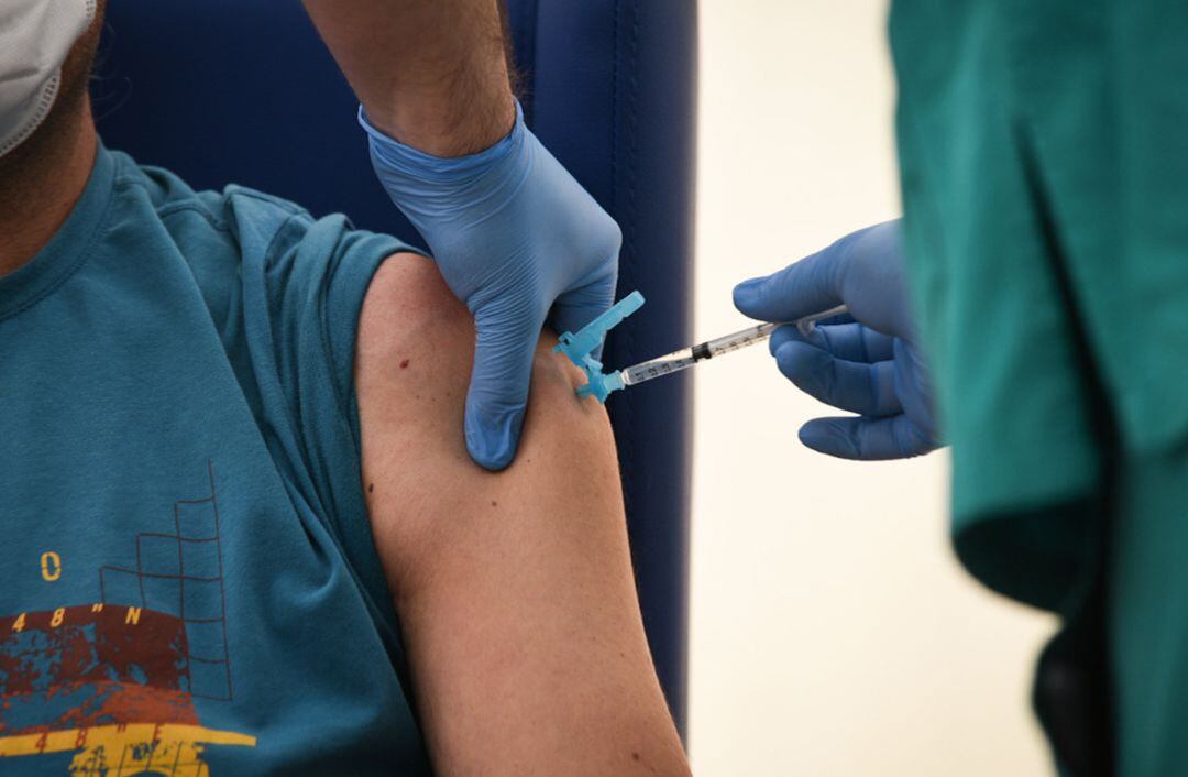 Salud inyectó este martes 9.000 vacunas en Granada