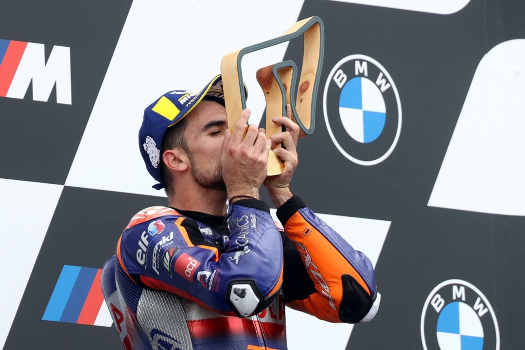 Miguel Oliveira celebrando el triunfo en Moto GP