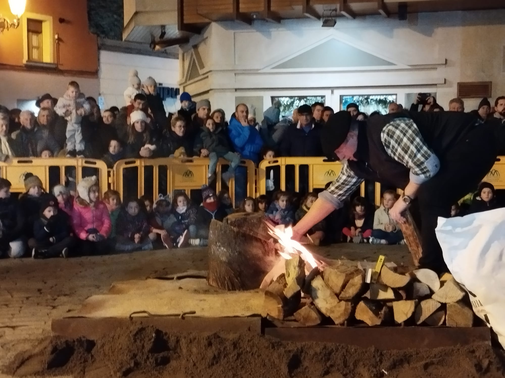 Fran Ponce de Os Gaiters enciende la Zoca