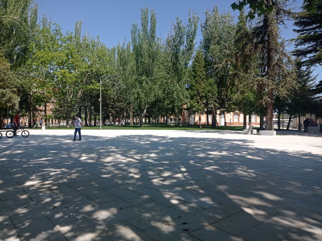 Los palentinos ya pueden disfrutar del parque de Jardinillos