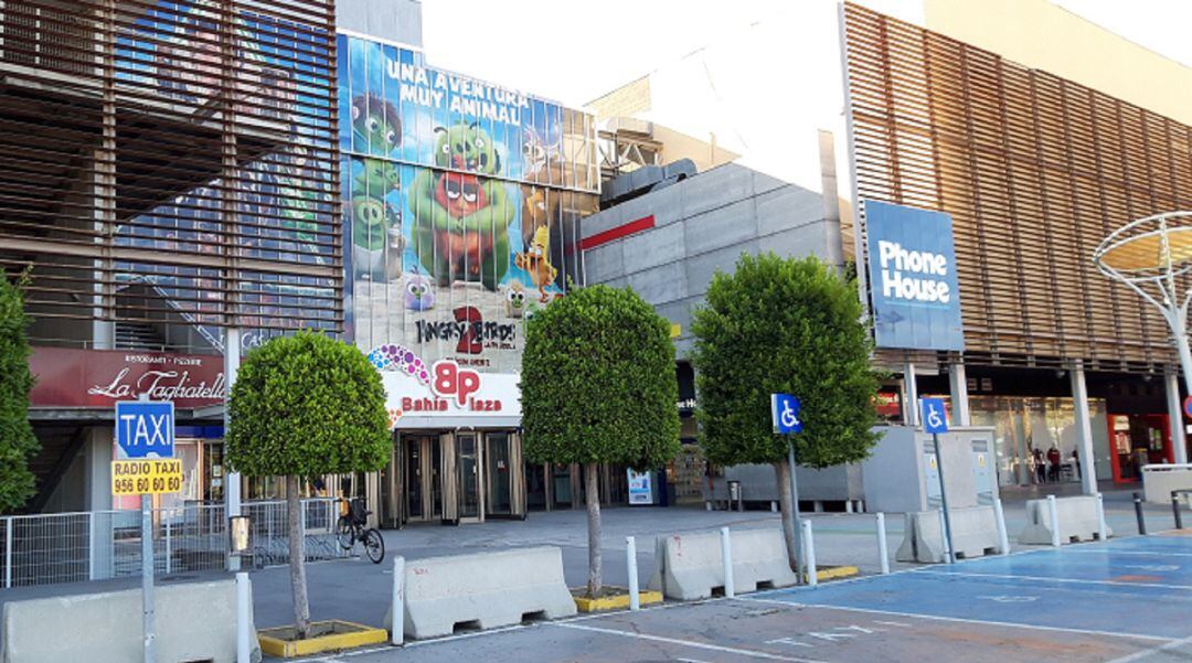 Centro Comercial Bahía Plaza.