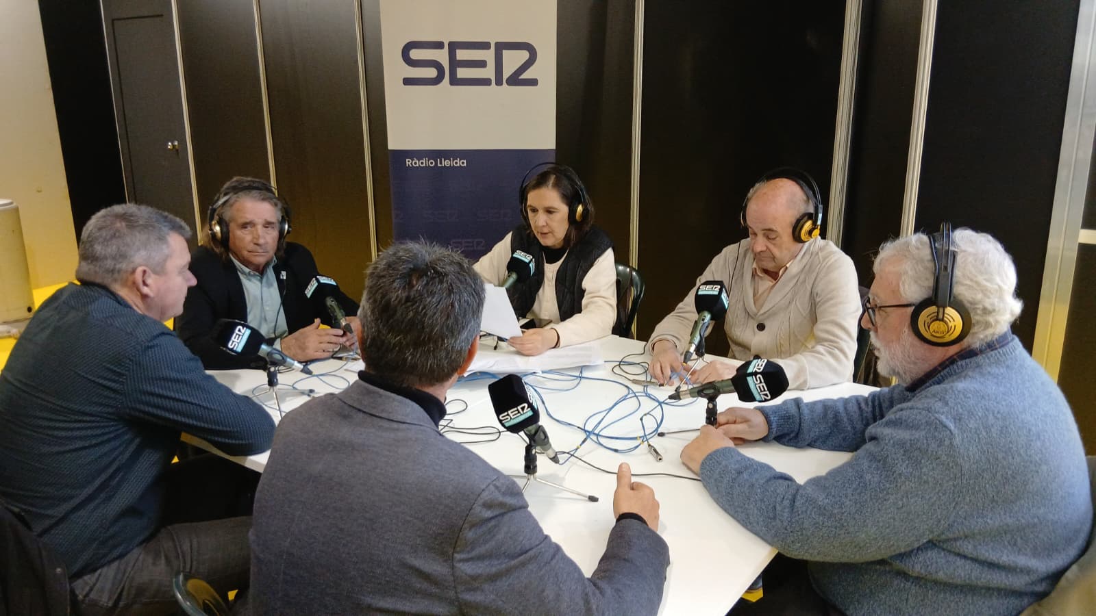 Enric Dalmau, de la DOP Les Garrigues; Lluís Cardona, de la DOP Baix Ebre-Montsià; Simon Casnovas, de la DOP Empordà; Pere Colat de la DOP Terra Alta i Toni Calceran de la DOP Siurana, a l'Aquí Lleida des de la Fira de l'Oli de Les Borges.
