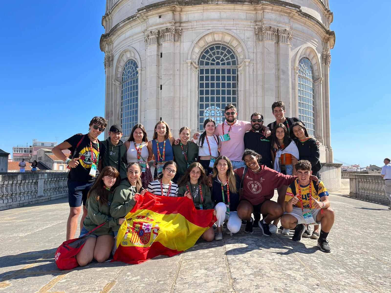 Imagen de los Grupos Jóvenes Cristianos de excursión