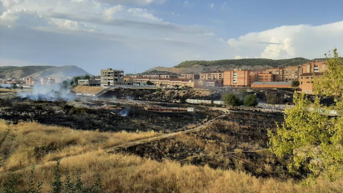 Un nuevo incendio afecta a varias hectáreas de los terrenos de RENFE